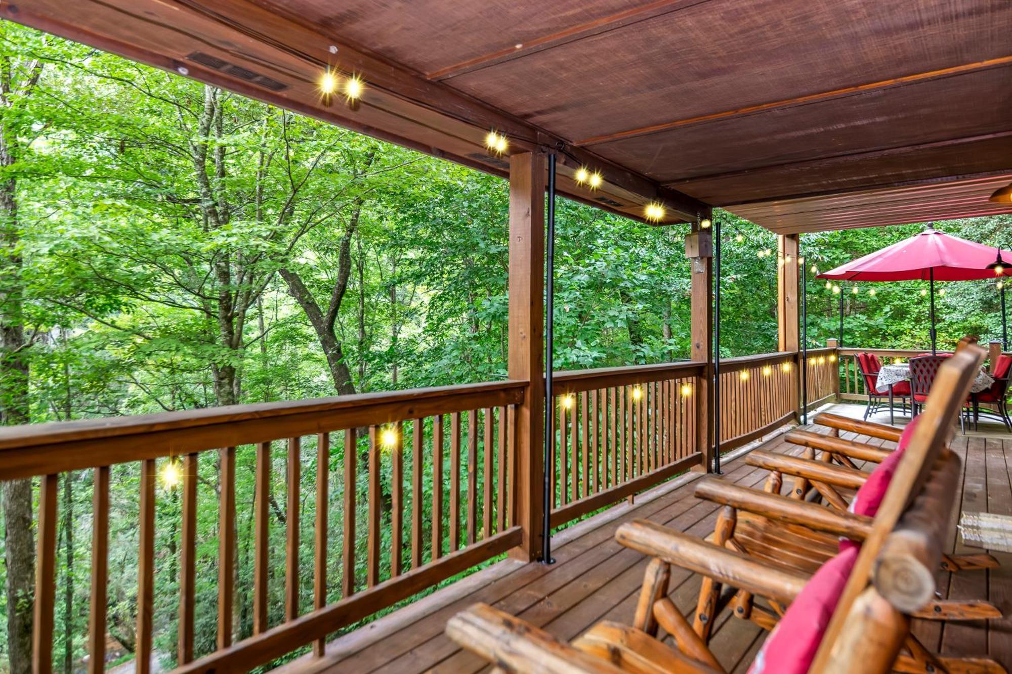 Amazing Creek View Cabin W/ Hot Tub, Firepit & Pool Table Ellijay Exterior photo
