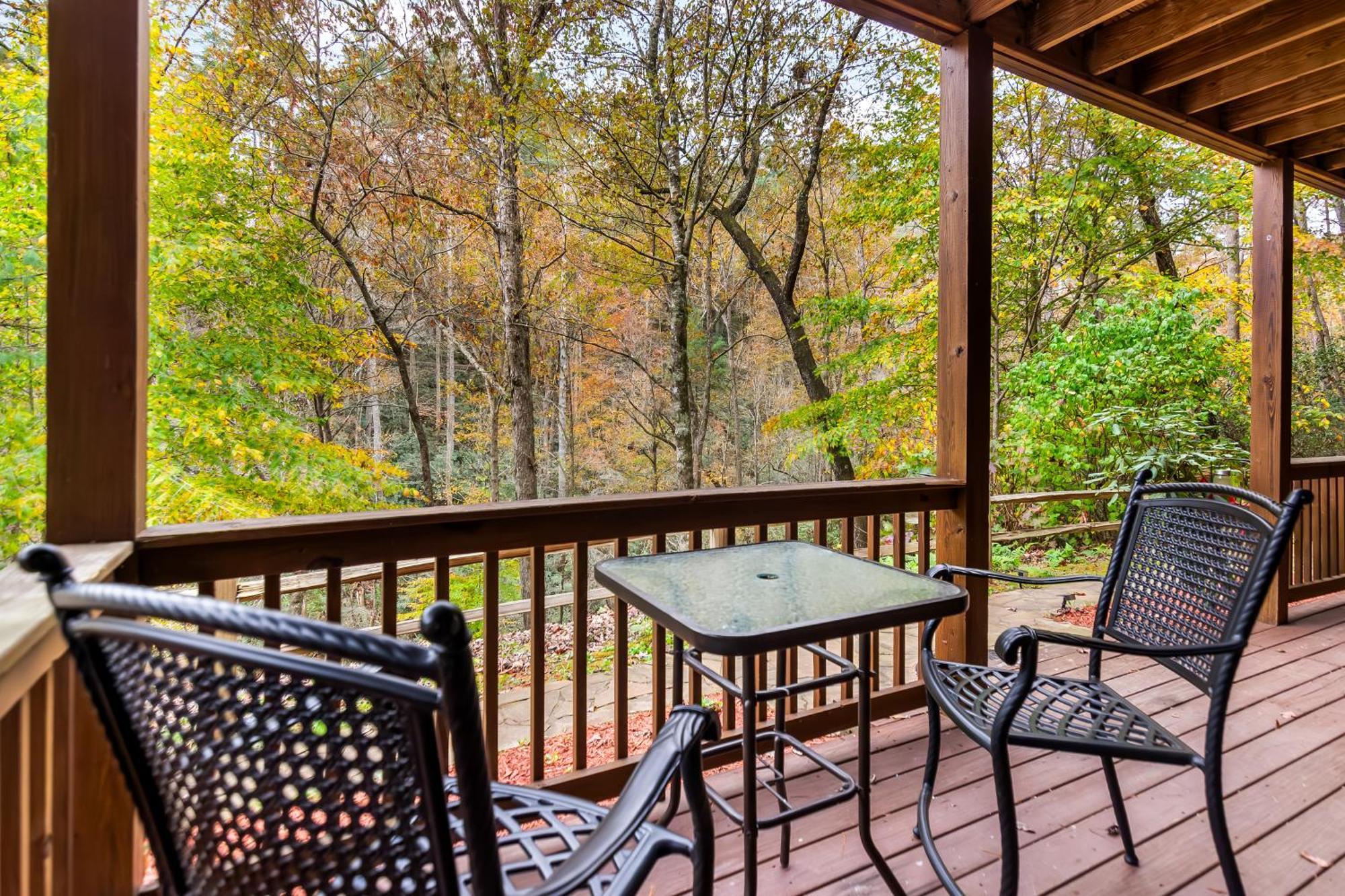 Amazing Creek View Cabin W/ Hot Tub, Firepit & Pool Table Ellijay Exterior photo